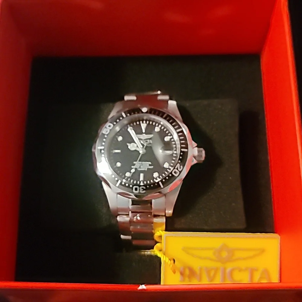 NEW NIB Invicta Pro Diver Unisex‎ Watch - 37.5mm, Stainless Steel 8932